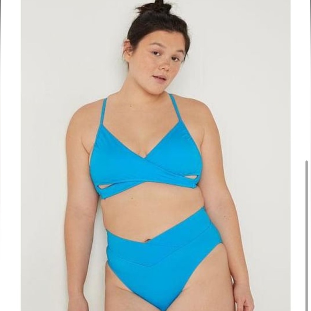3 Piece VS•PINK Bikini in Bright Marine Blue